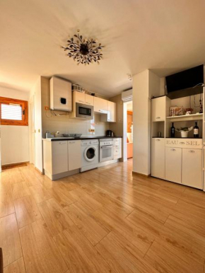 Apartments with sea view, 4 persons, swimming pool and BBQ